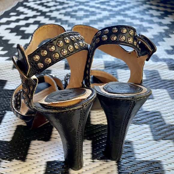 Frye Samantha Stud Platform Heel - Picture 4 of 6